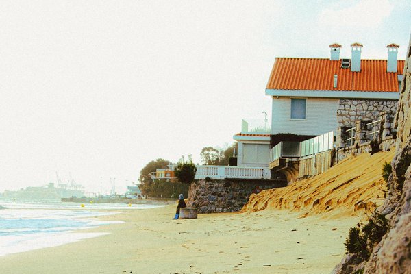 Comment les réseaux sociaux influencent-ils les décisions de voyage ?